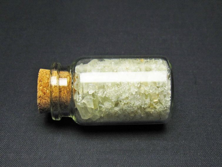 リビアングラス さざれ Sサイズ 小瓶入り 原石 ランダム発送 771-19