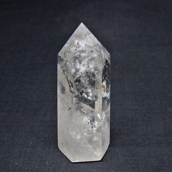 水晶 六角柱 虹入り ポイント 置物 一点物 142-10961