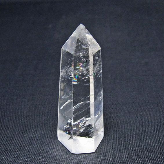 水晶 六角柱 虹入り ポイント 置物 一点物 142-11184