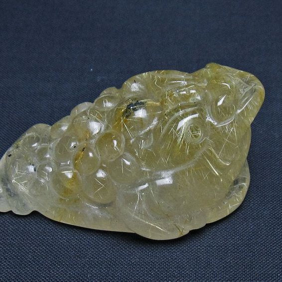 タイチンルチルクォーツ 手彫り 置物 キンセン 金蟾 一点物 145-1732