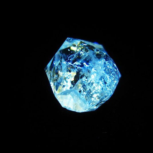 オイルインクォーツ 原石 石油入り 水晶 171-5140