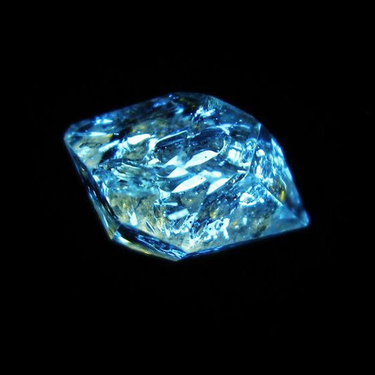 オイルインクォーツ 原石 石油入り 水晶 171-5174