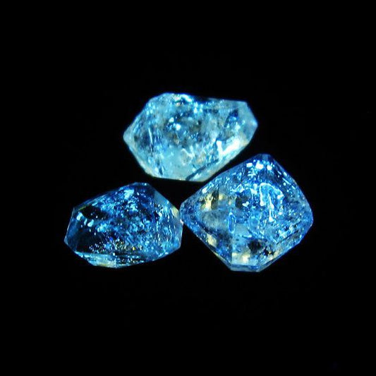 オイルインクォーツ 原石 石油入り 水晶 171-5201