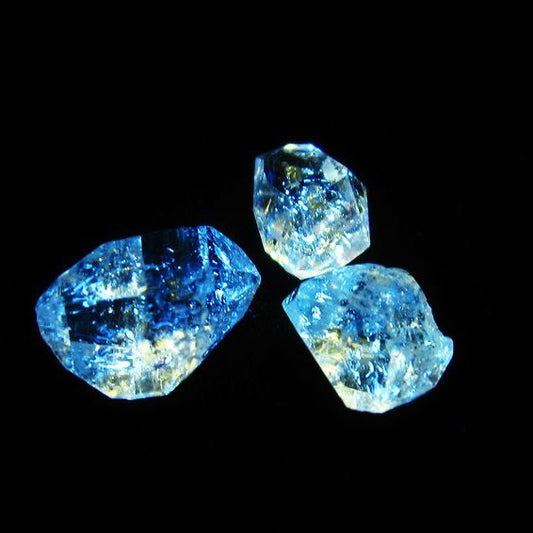 オイルインクォーツ 原石 石油入り 水晶 171-5211