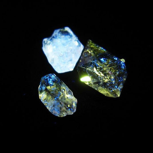 オイルインクォーツ 原石 石油入り 水晶 171-5217