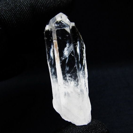 水晶 原石 アーカンソー産 一点物 171-7038