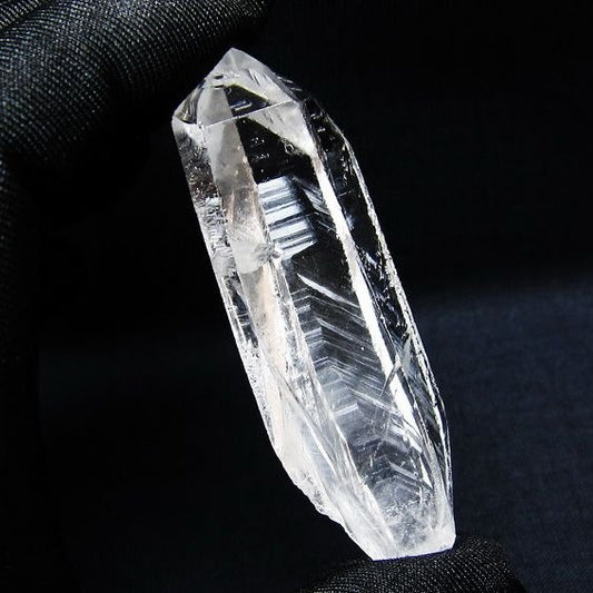 水晶 原石 アーカンソー産 一点物 171-7152