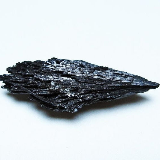 ブラック カイヤナイト 原石 一点物 171-7478
