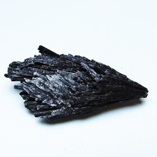 ブラック カイヤナイト 原石 一点物 171-7495