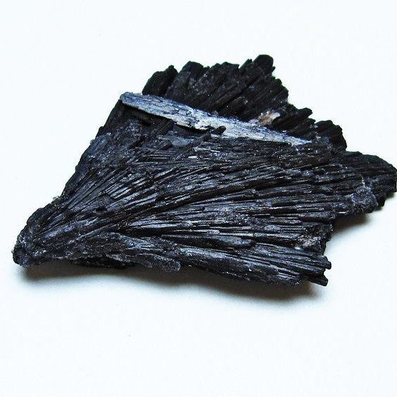 ブラック カイヤナイト 原石 一点物 171-7539