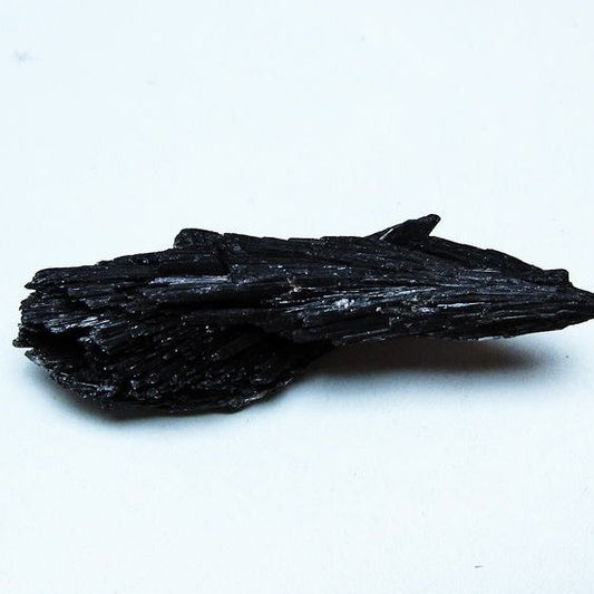ブラック カイヤナイト 原石 一点物 171-7589