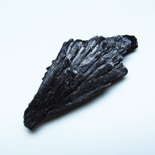 ブラック カイヤナイト 原石 一点物 171-7605