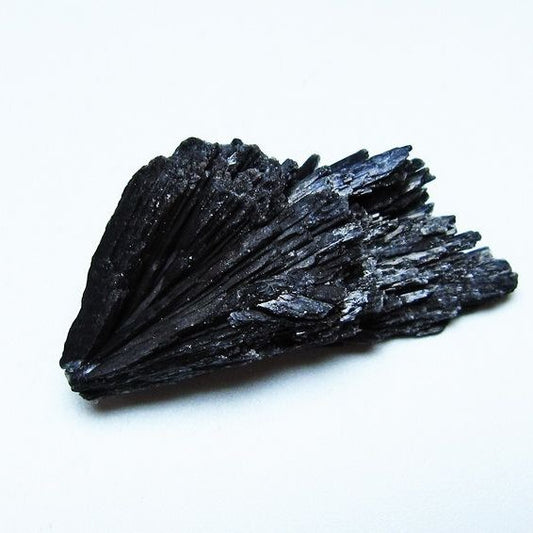 ブラック カイヤナイト 原石 一点物 171-7618