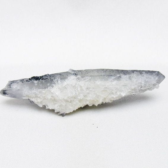 レーザークリスタル 水晶 クラスター 水晶 原石 スティブナイト 輝安鉱入り 一点物 [送料無料] 172-3398