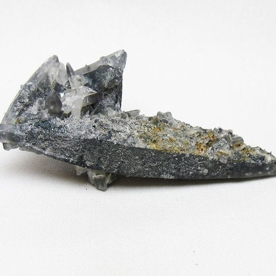 レーザークリスタル 水晶 クラスター 水晶 原石 スティブナイト 輝安鉱入り 一点物 [送料無料] 172-3401