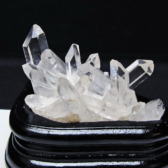 水晶 クラスター マダガスカル産 台座付属 水晶 原石 レムリアンシード 一点物 172-4311
