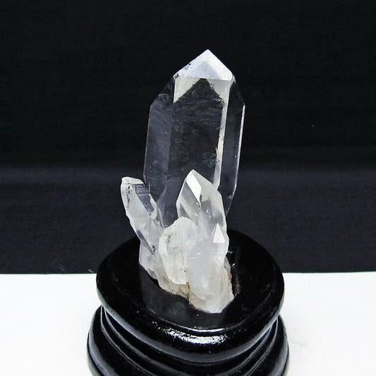 水晶 クラスター マダガスカル産 台座付属 水晶 原石 レムリアンシード 一点物 172-4338