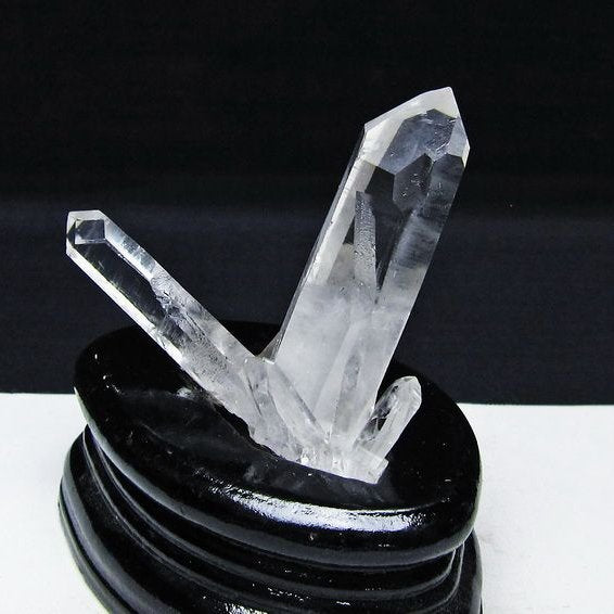 水晶 クラスター マダガスカル産 台座付属 水晶 原石 レムリアンシード 一点物 172-4343