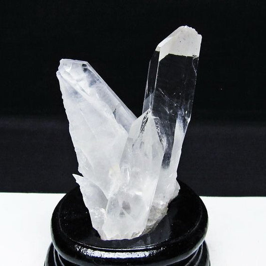 水晶 クラスター マダガスカル産 台座付属 水晶 原石 レムリアンシード 一点物 172-4345