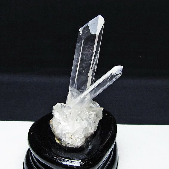 水晶 クラスター マダガスカル産 台座付属 水晶 原石 レムリアンシード 一点物 172-4352
