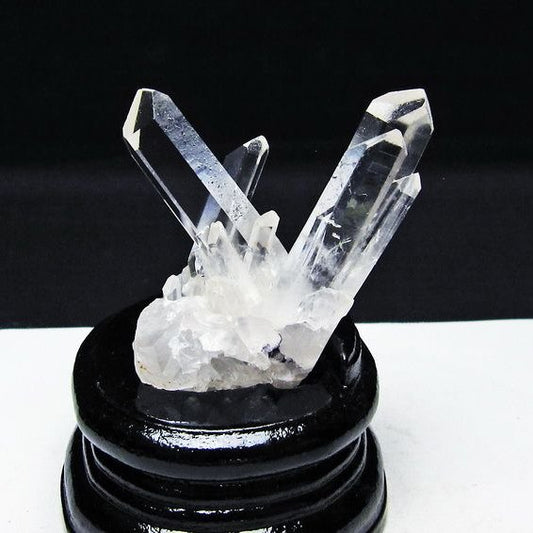 水晶 クラスター マダガスカル産 台座付属 水晶 原石 レムリアンシード 一点物 172-4357