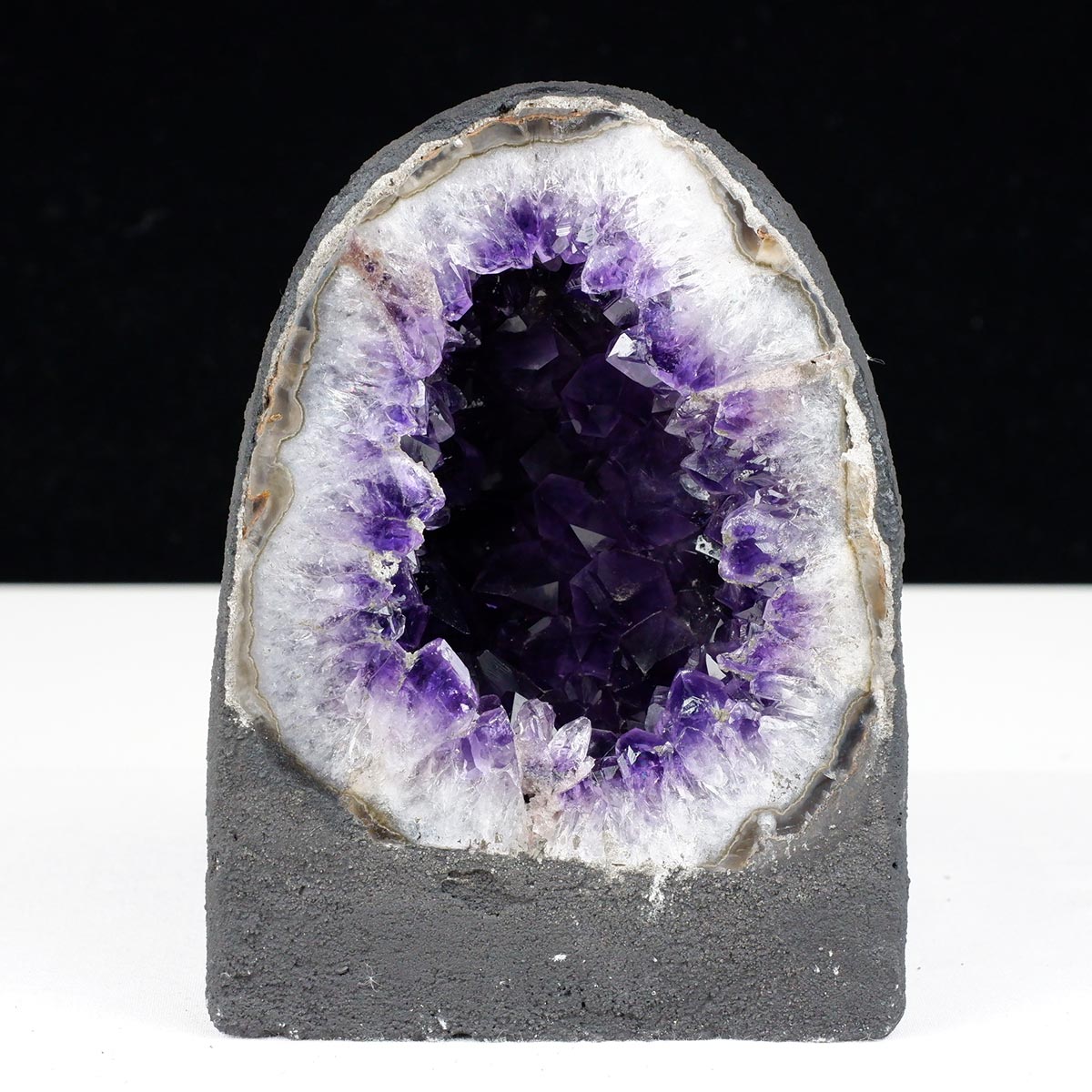 アメジストドーム 1.5Kg ウルグアイ産 ジオード カペーラ amethyst 一点物 174-2174