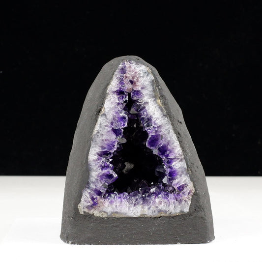 アメジストドーム 1.5Kg ウルグアイ産 アメジスト ドーム ジオード 原石 置物 カペーラ 一点物  174-2241