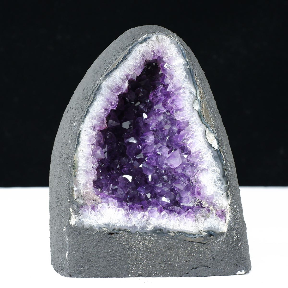 アメジストドーム 1.8Kg ウルグアイ産 アメジスト ドーム 原石 ジオード カペーラ 一点物  174-2301