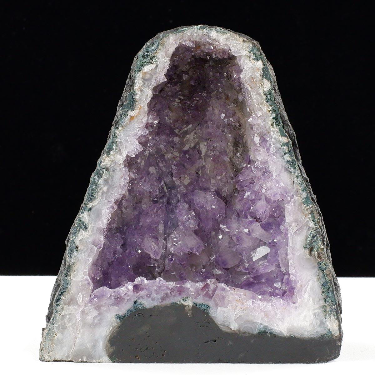 アメジストドーム 4.5Kg ブラジル産 アメジスト ドーム 原石 置物 ジオード amethyst 一点物 174-2401
