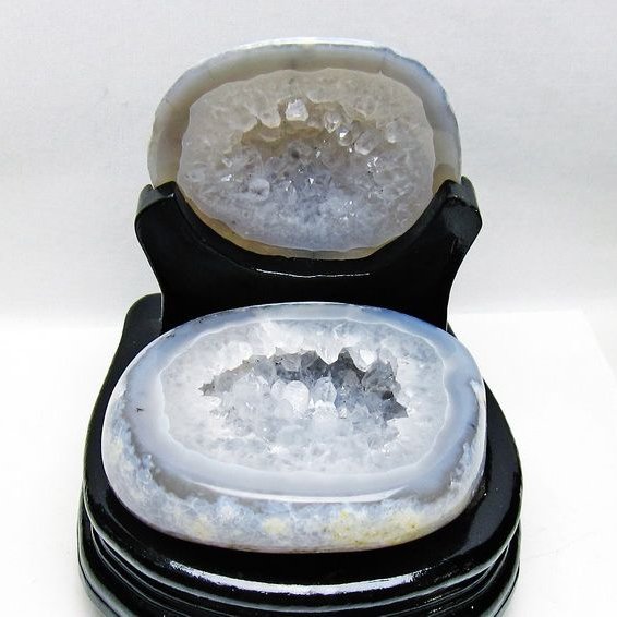 1Kg トレジャーメノウ アゲート ジオード 台座付属 一点物 175-1598