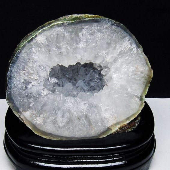 1.5Kg アゲート ジオード 原石 置物 台座付属 瑪瑙 メノウ 晶洞 一点物 181-4145