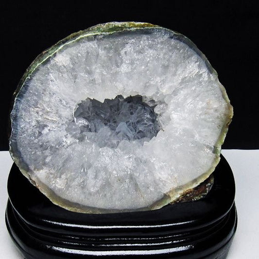1.5Kg アゲート ジオード 原石 置物 台座付属 瑪瑙 メノウ 晶洞 一点物 181-4145