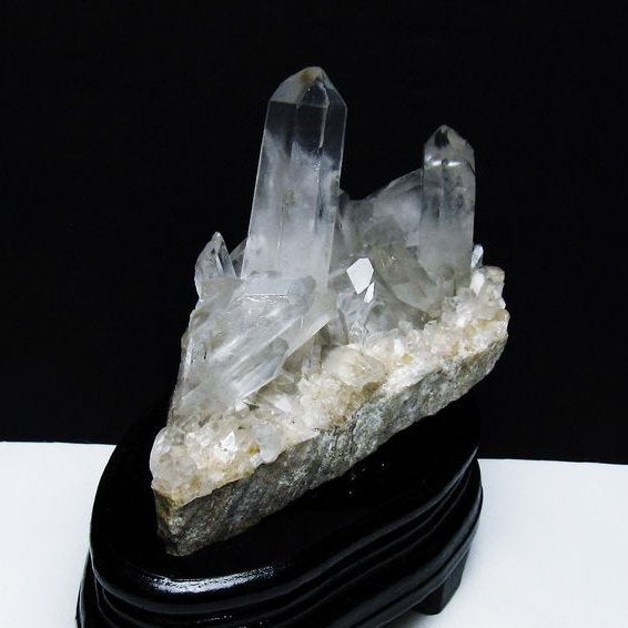 水晶 クラスター 水晶 原石 マダガスカル産 台座付属 一点物 182-6790