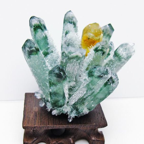 緑水晶 クラスター 原石 台座付属 一点物 182-7422