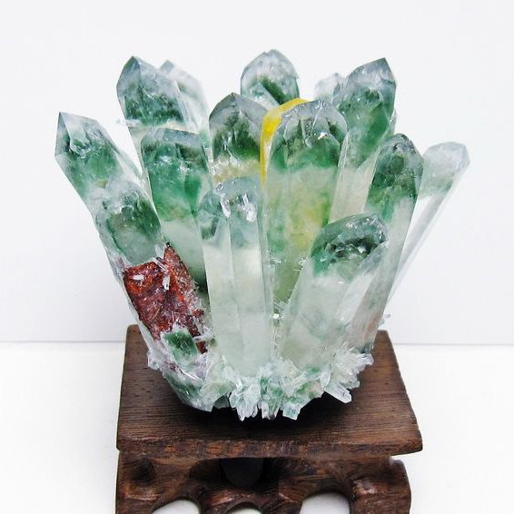 緑水晶 クラスター 原石 台座付属 一点物 182-7430