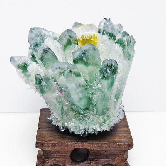 緑水晶 クラスター 原石 台座付属 一点物 182-7432