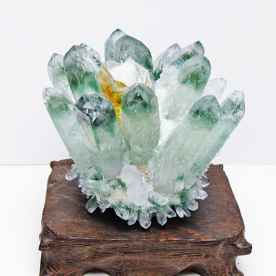 緑水晶 クラスター 原石 台座付属 一点物 182-7483