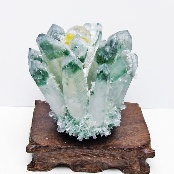 緑水晶 クラスター 原石 台座付属 一点物 182-7502