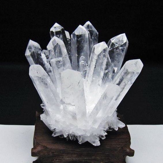 水晶 クラスター 水晶 原石 台座付属 一点物 182-8577