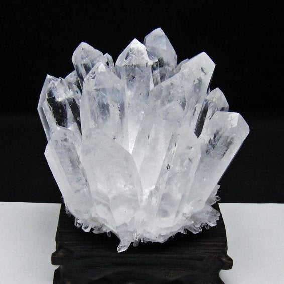 水晶 クラスター 水晶 原石 台座付属 一点物 182-8628
