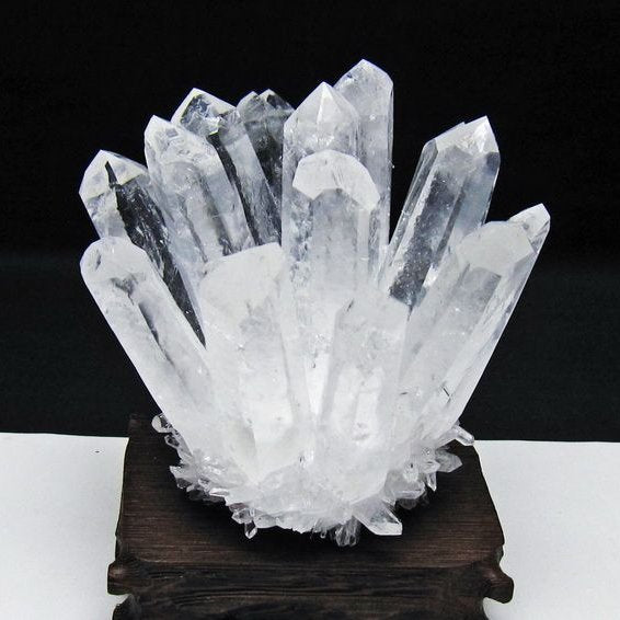 水晶 クラスター 水晶 原石 台座付属 一点物 182-8649