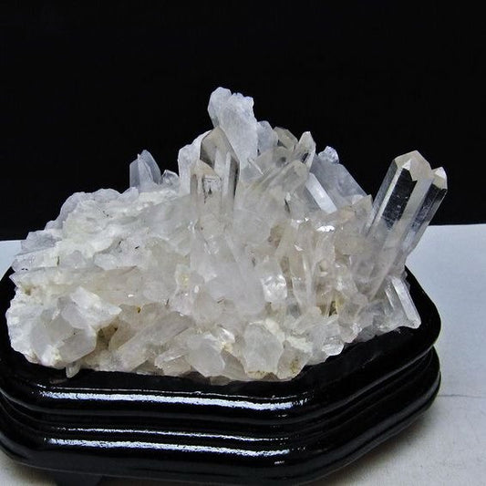 水晶 クラスター マダガスカル産 台座付属 水晶 原石 レムリアンシード 一点物 182-9418