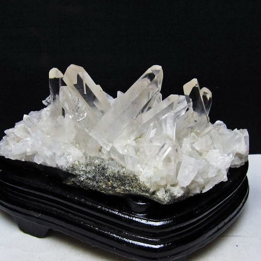 1.7Kg 水晶 クラスター マダガスカル産 台座付属 水晶 原石 レムリアンシード 一点物 182-9428
