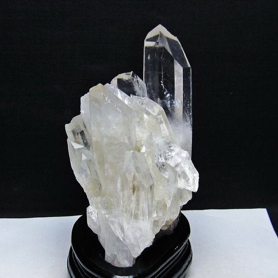 1.5Kg 水晶 クラスター マダガスカル産 台座付属 水晶 原石 レムリアンシード 一点物 182-9441