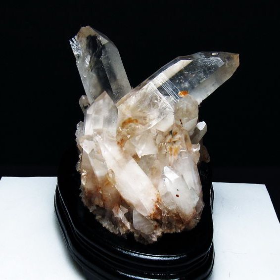2.9Kg 水晶 クラスター 水晶 原石 マダガスカル産 台座付属 一点物 192-661