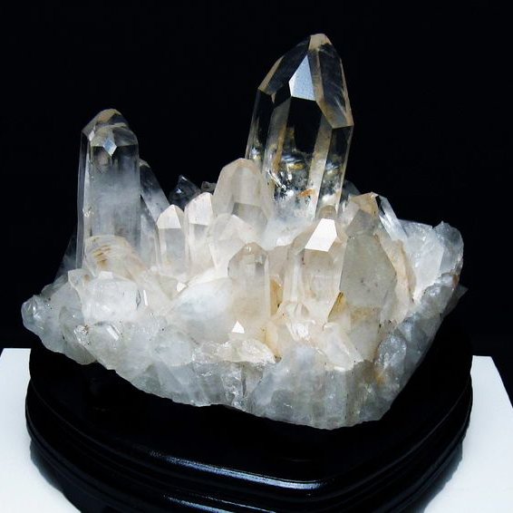 3.9Kg 水晶 クラスター 水晶 原石 マダガスカル産 台座付属 一点物 [送料無料] 192-662