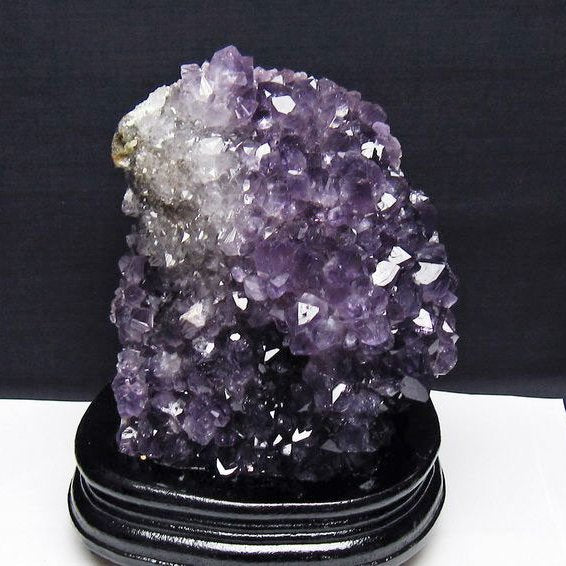 2.6Kg アメジスト クラスター ウルグアイ産 アメジスト 原石 amethyst 台座付属 花型 一点物  192-695