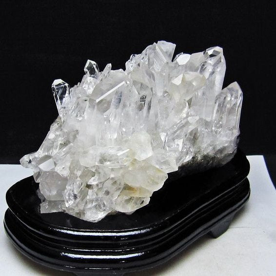 2.4Kg 水晶 クラスター マダガスカル産 台座付属 水晶 原石 レムリアンシード 192-775