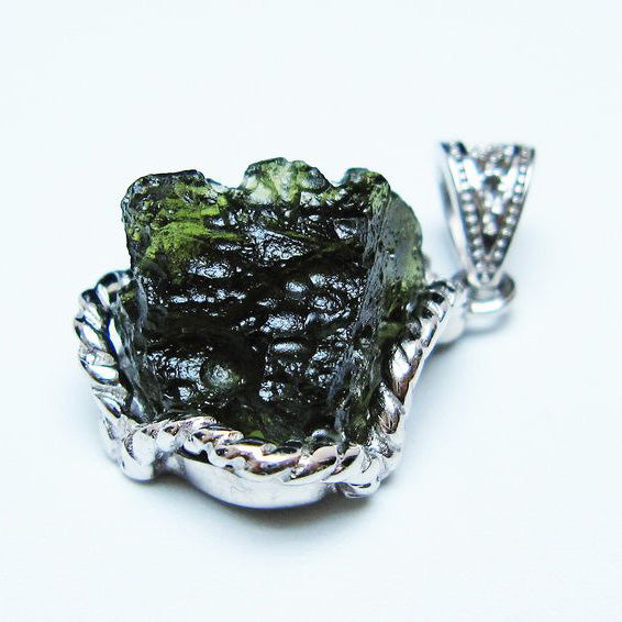 モルダバイト ペンダント 原石 ペンダントトップ 199-403