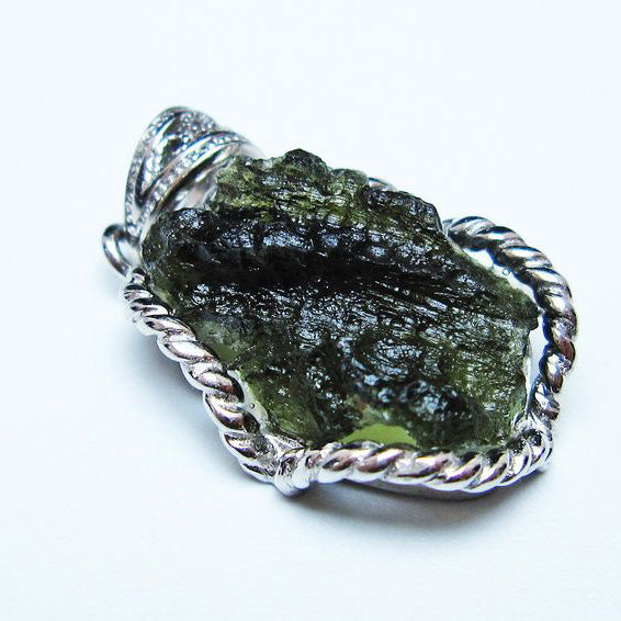 モルダバイト ペンダント 原石 ペンダントトップ 199-404